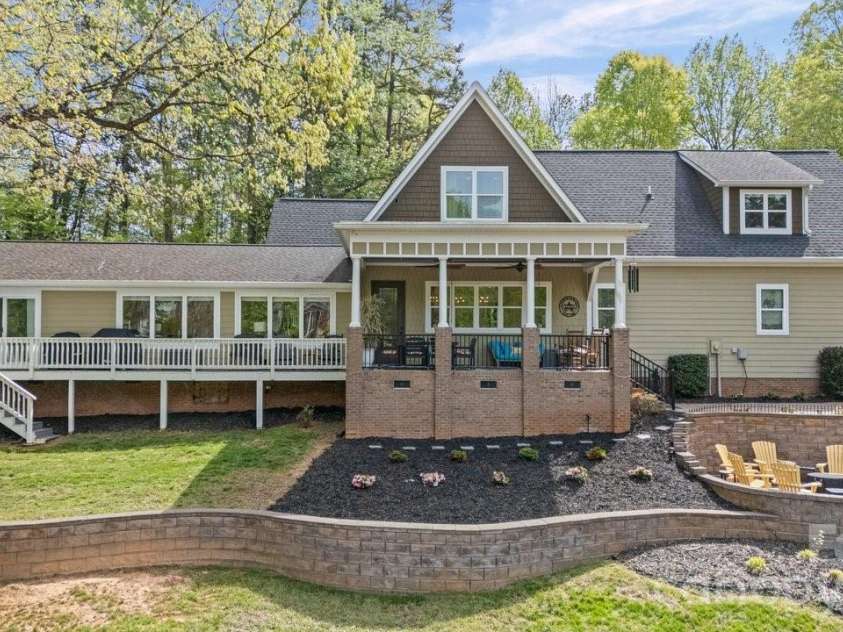 347 Whippoorwill Road, Mooresville, NC 28117.  MLS# CAR4388672, YatesRealty ID 29150. 