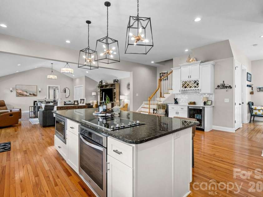 347 Whippoorwill Road, Mooresville, NC 28117.  MLS# CAR4388672, YatesRealty ID 29150. 
