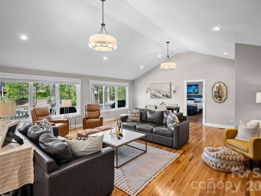 347 Whippoorwill Road, Mooresville, NC 28117.  MLS# CAR4388672, YatesRealty ID 29150. 