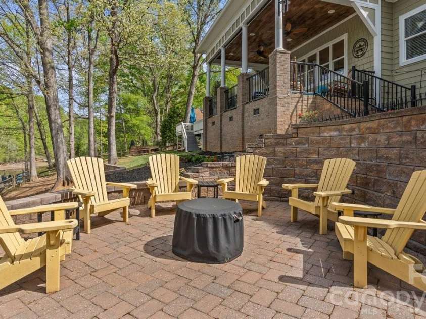 347 Whippoorwill Road, Mooresville, NC 28117.  MLS# CAR4388672, YatesRealty ID 29150. 