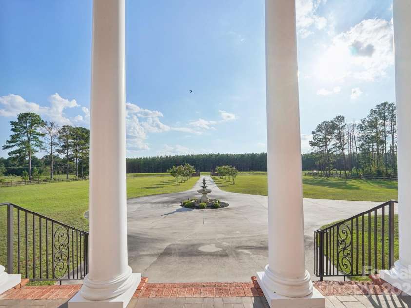 504 Mcdougal Circle, Cheraw, SC 29520.  MLS# CAR4285324, YatesRealty ID 29150. 