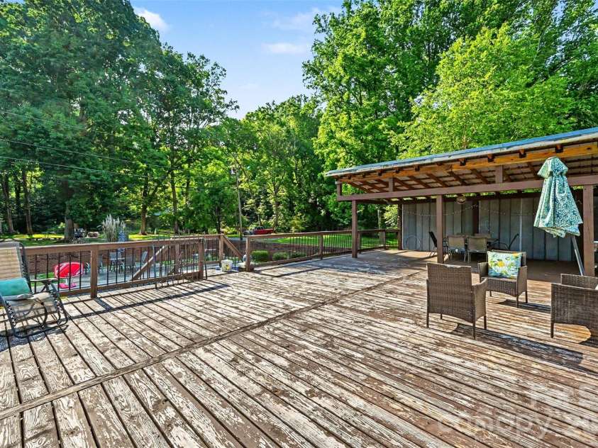 312 Windsor Drive, Shelby, NC 28150.  MLS# CAR4360104, YatesRealty ID 29151. Perfect for entertaining!