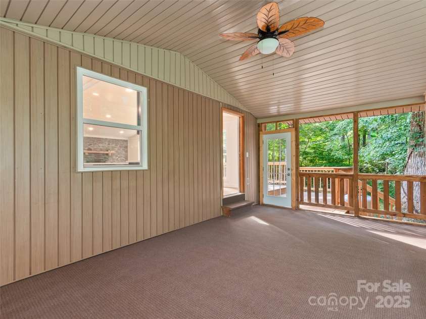 66 Lundy Lane, Waynesville, NC 28786.  MLS# CAR4287124, YatesRealty ID 29151. 