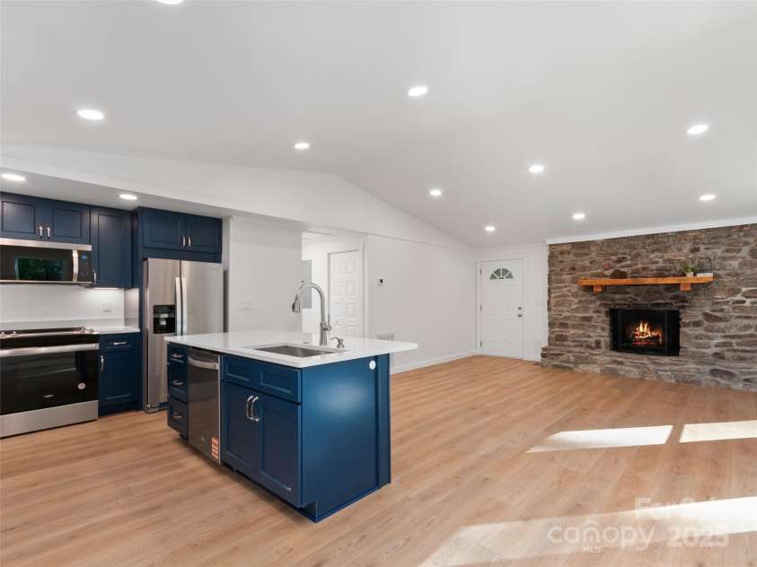 66 Lundy Lane, Waynesville, NC 28786.  MLS# CAR4287124, YatesRealty ID 29151. 