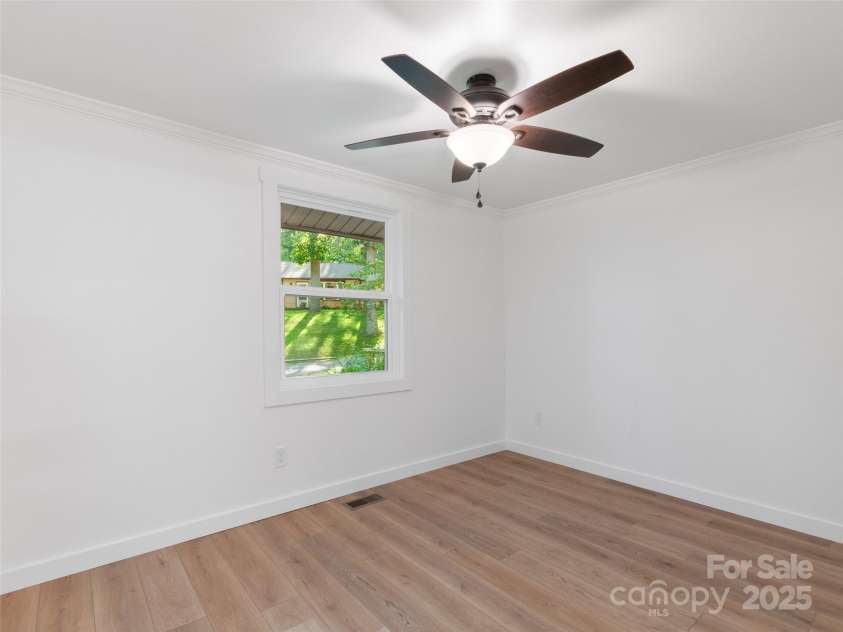 66 Lundy Lane, Waynesville, NC 28786.  MLS# CAR4287124, YatesRealty ID 29151. 