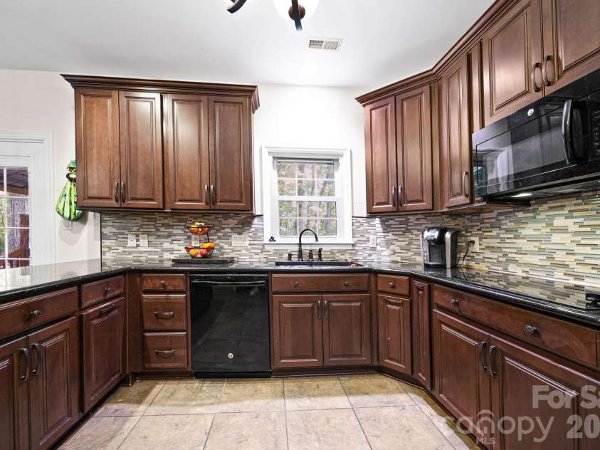 3400 Thistle Bloom Court, Charlotte, NC 28269.  MLS# CAR4381184, YatesRealty ID 29152. 
