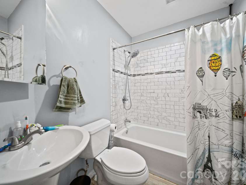 3400 Thistle Bloom Court, Charlotte, NC 28269.  MLS# CAR4381184, YatesRealty ID 29152. 