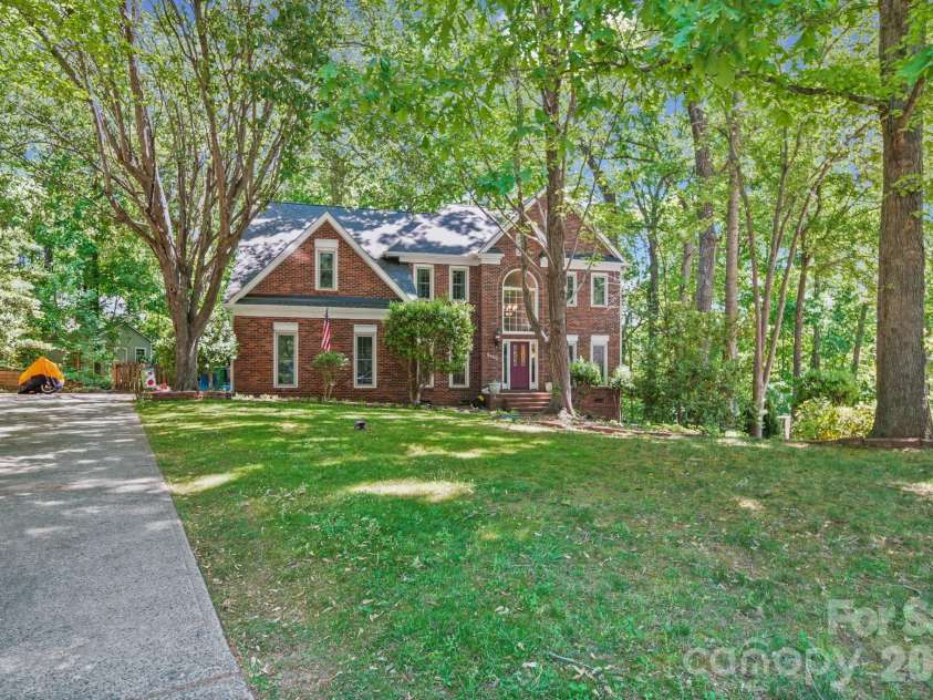 3400 Thistle Bloom Court, Charlotte, NC 28269.  MLS# CAR4381184, YatesRealty ID 29152. 