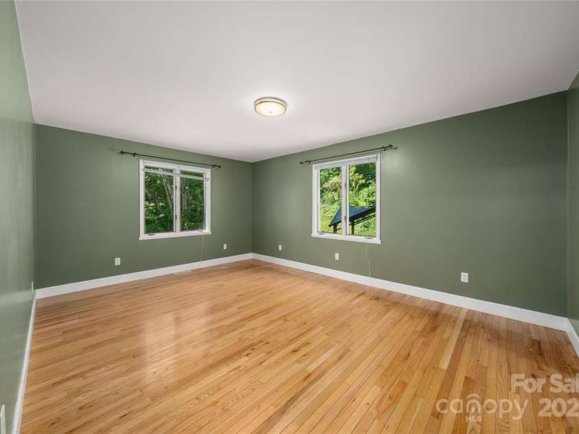 518 Acres View Drive, Waynesville, NC 28786.  MLS# CAR4254726, YatesRealty ID 29152. 