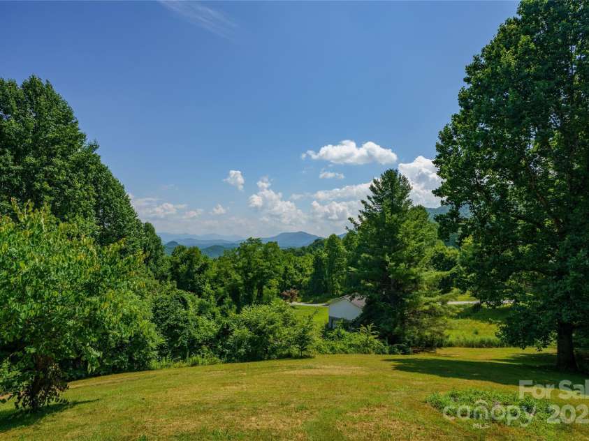 518 Acres View Drive, Waynesville, NC 28786.  MLS# CAR4254726, YatesRealty ID 29152. 