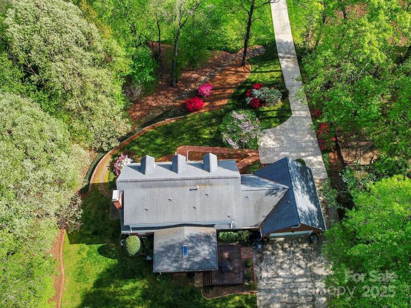 3412 Country Club Drive, Gastonia, NC 28056.  MLS# CAR4238417, YatesRealty ID 29153. 