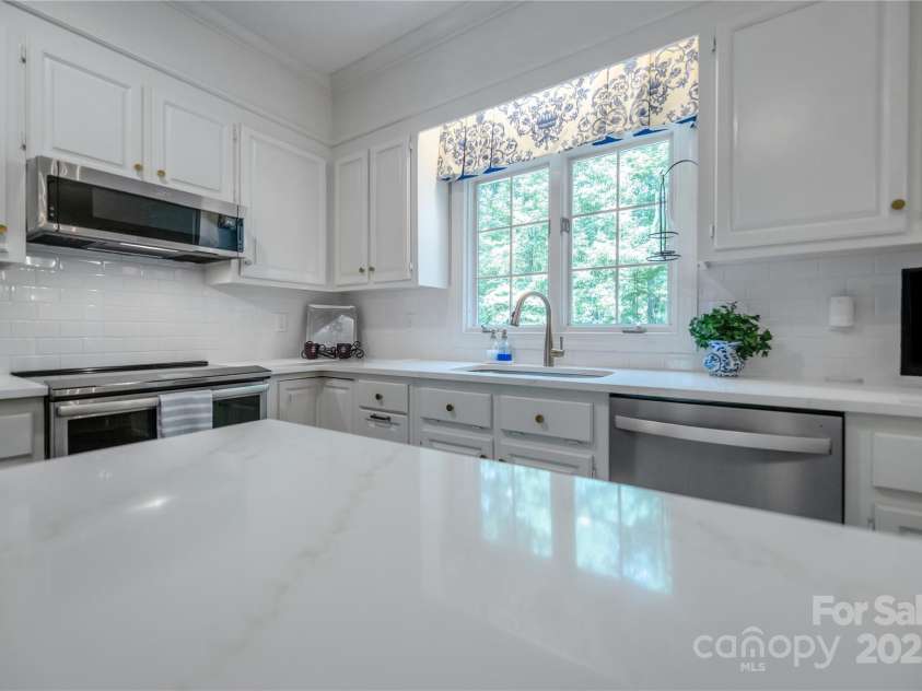 3412 Country Club Drive, Gastonia, NC 28056.  MLS# CAR4238417, YatesRealty ID 29153. 