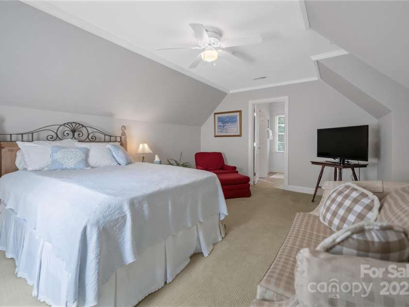 3412 Country Club Drive, Gastonia, NC 28056.  MLS# CAR4238417, YatesRealty ID 29153. 