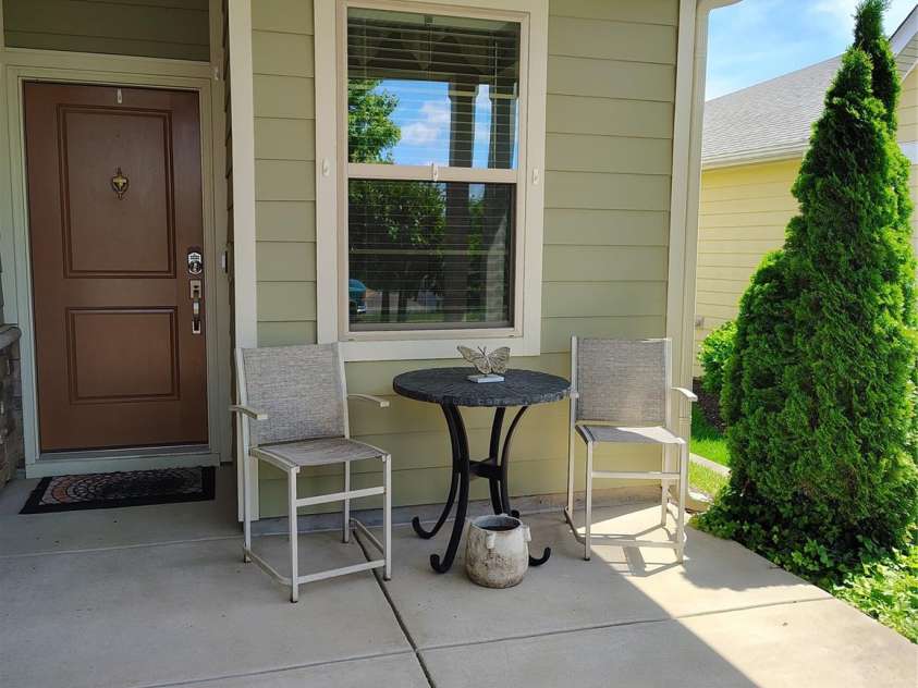 6224 Raven Rock Drive, Denver, NC 28037.  MLS# CAR4390596, YatesRealty ID 29153. Covered Front Patio