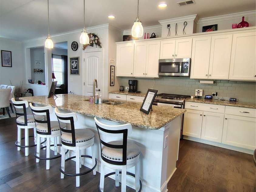 6224 Raven Rock Drive, Denver, NC 28037.  MLS# CAR4390596, YatesRealty ID 29153. Kitchen Island with additional seating