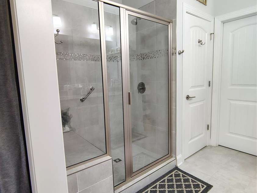 6224 Raven Rock Drive, Denver, NC 28037.  MLS# CAR4390596, YatesRealty ID 29153. Shower