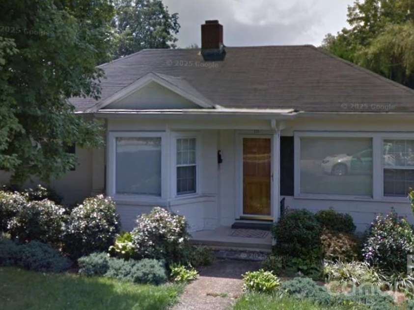 111 Greenbriar Lane, Morganton, NC 28655.  MLS# CAR4390577, YatesRealty ID 29154. 