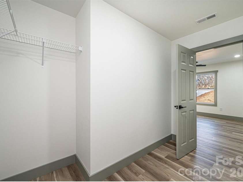 2020 Bailey Drive, Hickory, NC 28601.  MLS# CAR4379406, YatesRealty ID 29155. Stock Photo