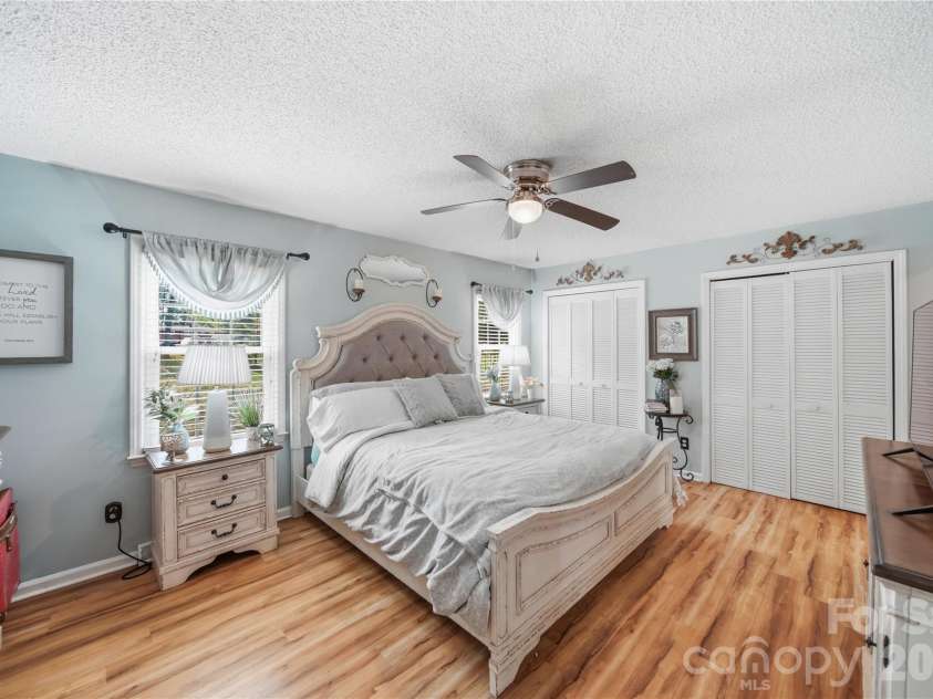 2600 Lakewood Drive, Gastonia, NC 28052.  MLS# CAR4368692, YatesRealty ID 29156. 