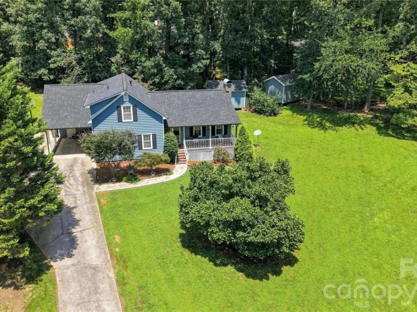 2600 Lakewood Drive, Gastonia, NC 28052.  MLS# CAR4368692, YatesRealty ID 29156. 