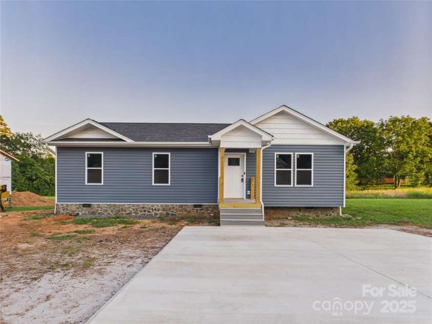 299 Pleasant Hill Road, Hudson, NC 28638.  MLS# CAR4285138, YatesRealty ID 29156. 