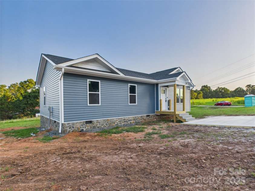 299 Pleasant Hill Road, Hudson, NC 28638.  MLS# CAR4285138, YatesRealty ID 29156. 