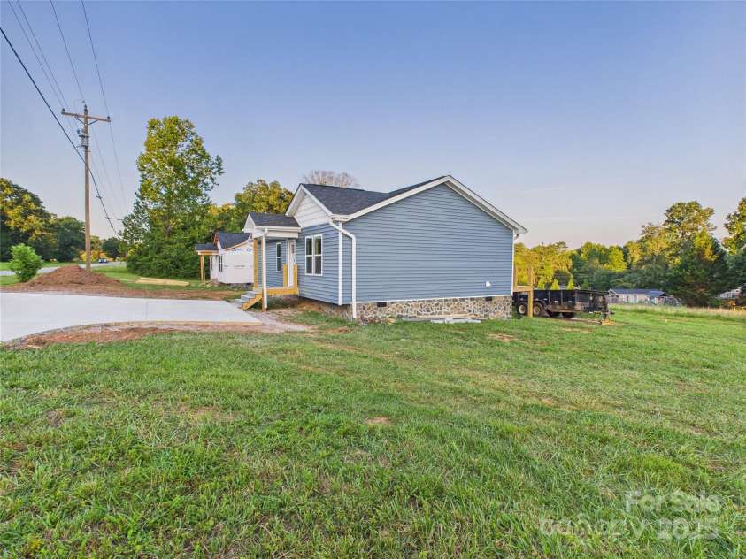 299 Pleasant Hill Road, Hudson, NC 28638.  MLS# CAR4285138, YatesRealty ID 29156. 