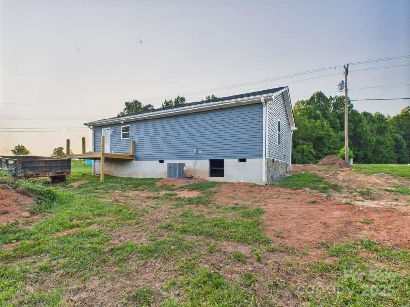 299 Pleasant Hill Road, Hudson, NC 28638.  MLS# CAR4285138, YatesRealty ID 29156. 