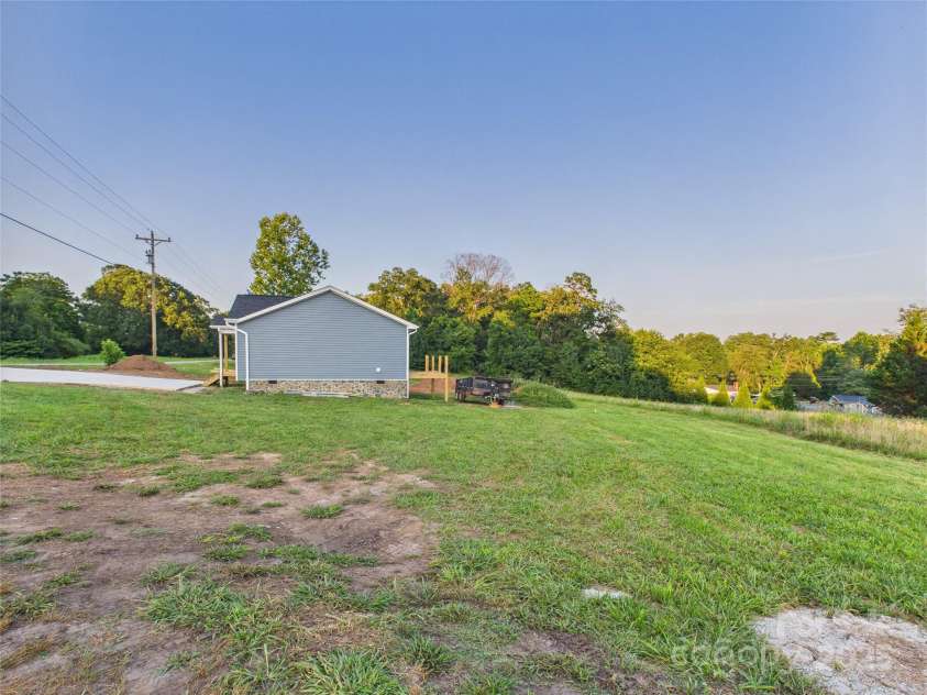 299 Pleasant Hill Road, Hudson, NC 28638.  MLS# CAR4285138, YatesRealty ID 29156. 