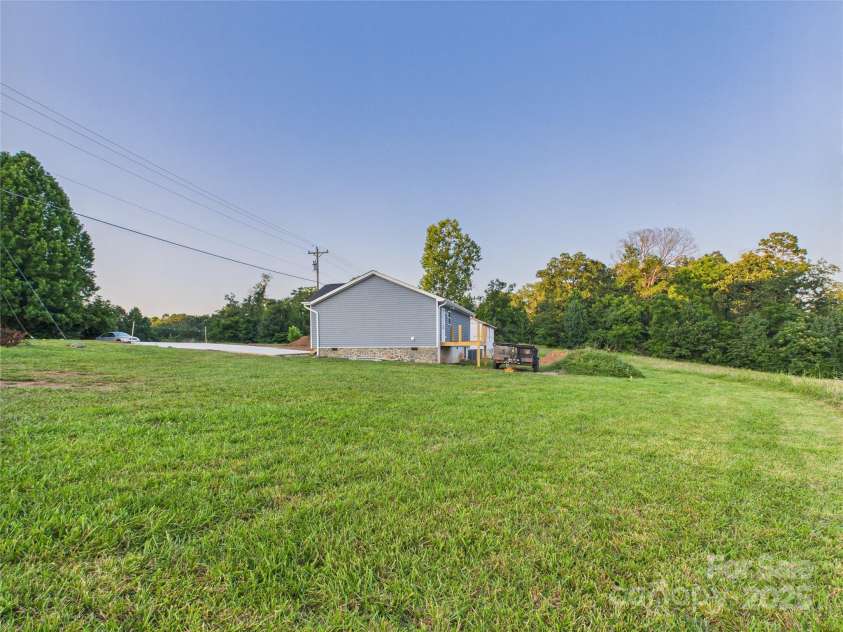 299 Pleasant Hill Road, Hudson, NC 28638.  MLS# CAR4285138, YatesRealty ID 29156. 