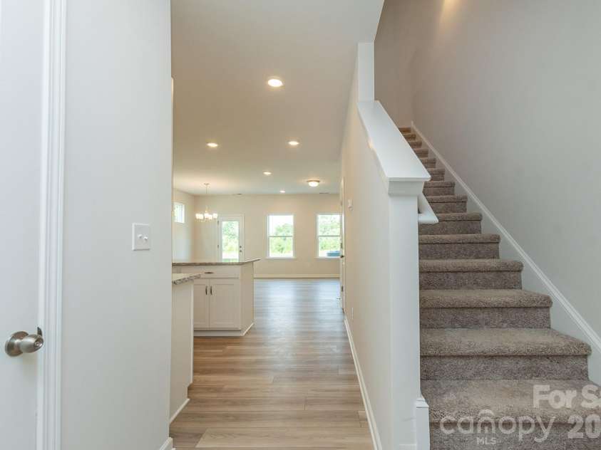 5617 Ringneck Road, Charlotte, NC 28216.  MLS# CAR4363350, YatesRealty ID 29157. Entryway