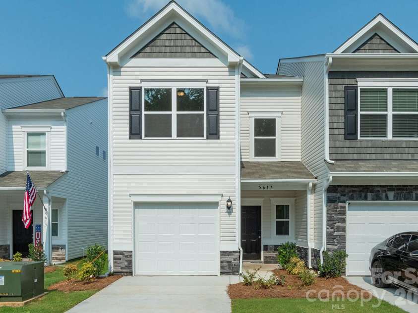 5617 Ringneck Road, Charlotte, NC 28216.  MLS# CAR4363350, YatesRealty ID 29157. Front Exterior
