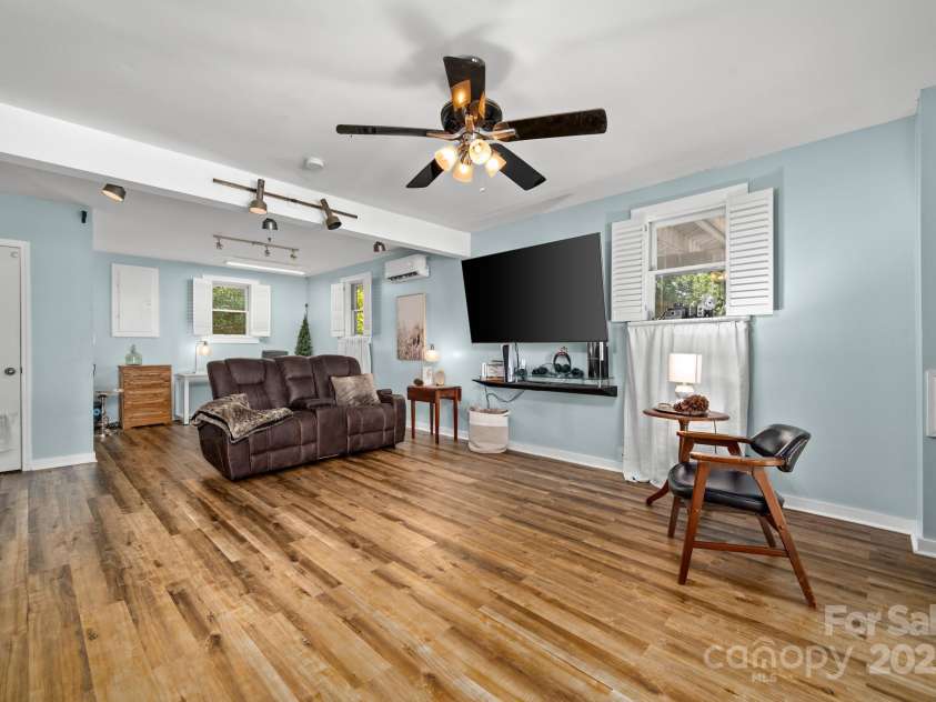 376 Knollwood Drive, Forest City, NC 28043.  MLS# CAR4280542, YatesRealty ID 29158. 