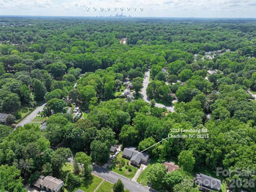 7225 Leesburg Road, Charlotte, NC 28215.  MLS# CAR4389334, YatesRealty ID 29158. 
