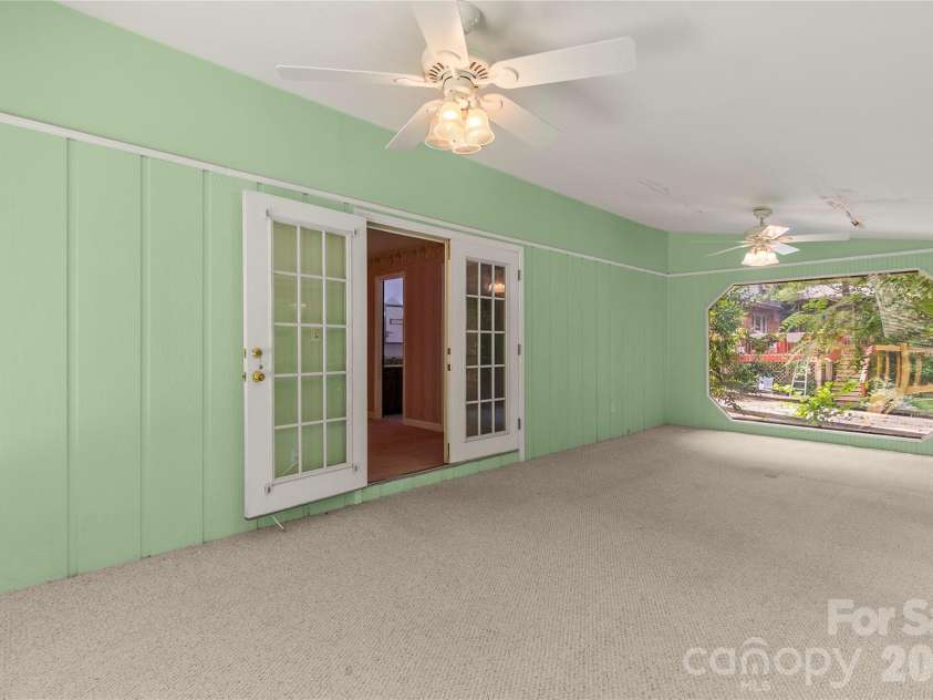 7225 Leesburg Road, Charlotte, NC 28215.  MLS# CAR4389334, YatesRealty ID 29158. 