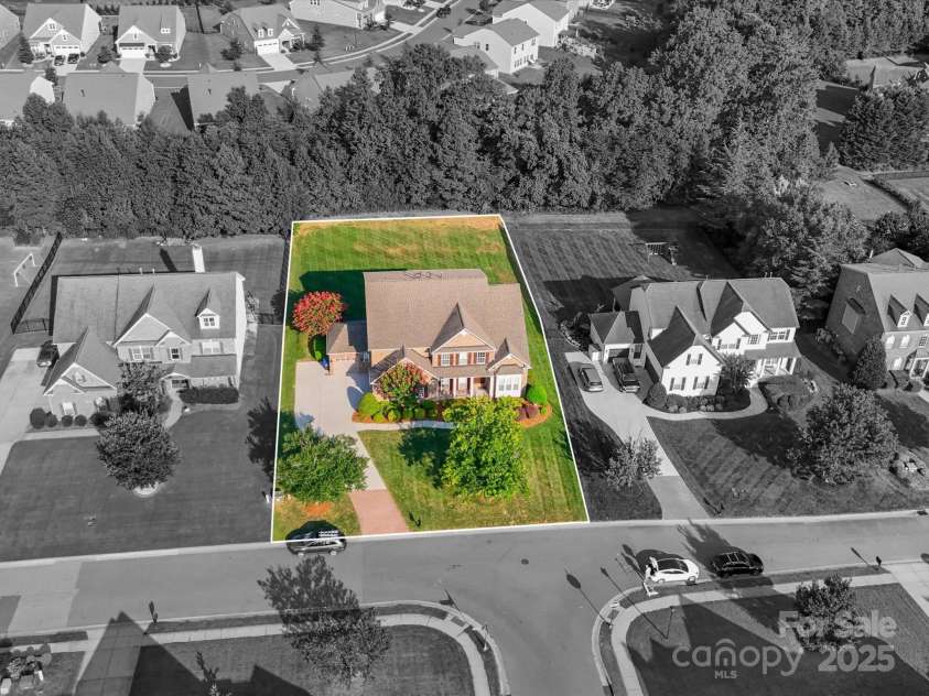 1317 Wynhurst Drive, Waxhaw, NC 28173.  MLS# CAR4284825, YatesRealty ID 29159. 