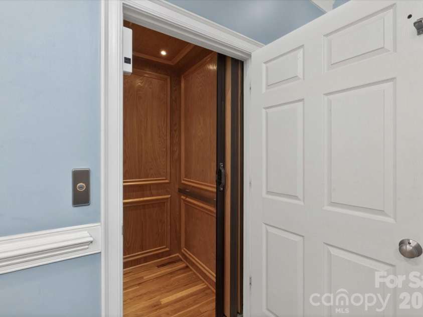 5752 Morris Hunt Drive, Fort Mill, SC 29708.  MLS# CAR4383957, YatesRealty ID 29159. 