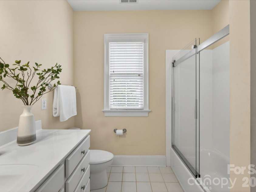 5752 Morris Hunt Drive, Fort Mill, SC 29708.  MLS# CAR4383957, YatesRealty ID 29159. 