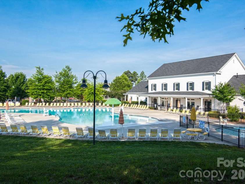 5752 Morris Hunt Drive, Fort Mill, SC 29708.  MLS# CAR4383957, YatesRealty ID 29159. 