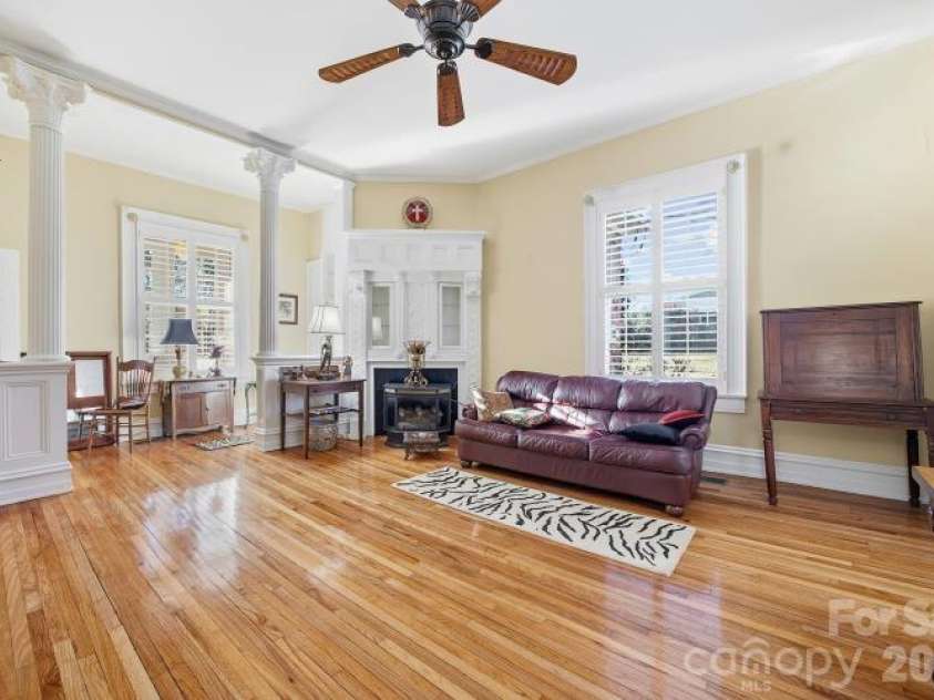 15 Kings Mountain Street, York, SC 29745.  MLS# CAR4336422, YatesRealty ID 2916. Family Room /Den