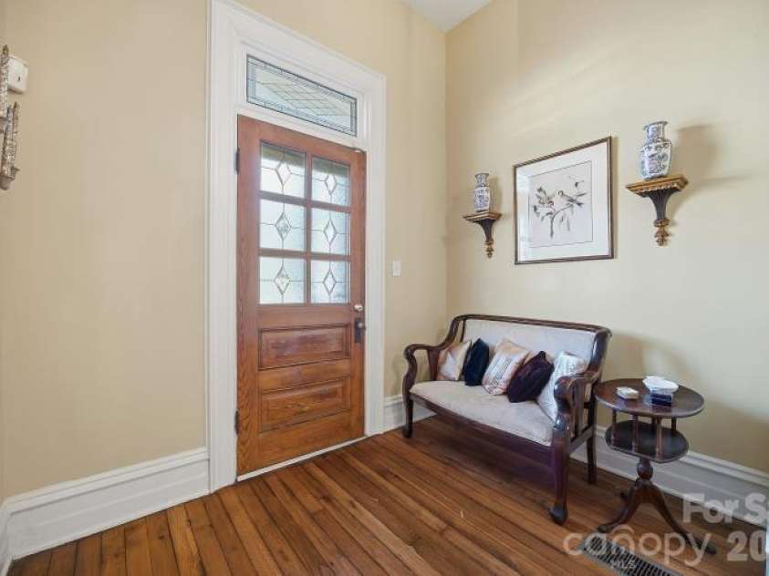 15 Kings Mountain Street, York, SC 29745.  MLS# CAR4336422, YatesRealty ID 2916. Hallway entrance