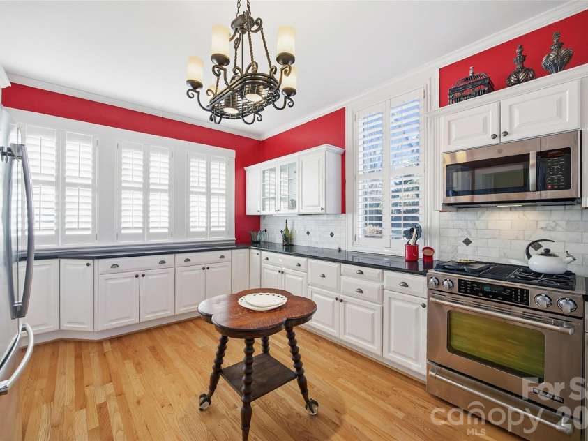 15 Kings Mountain Street, York, SC 29745.  MLS# CAR4336422, YatesRealty ID 2916. Kitchen