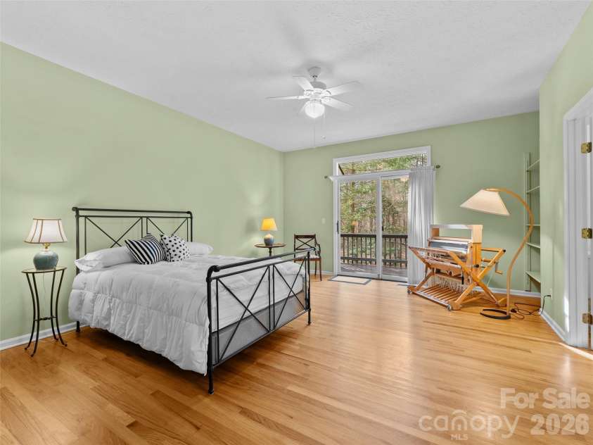 203 Heathcote Road, Hendersonville, NC 28791.  MLS# CAR4350178, YatesRealty ID 2916. 2nd Suite