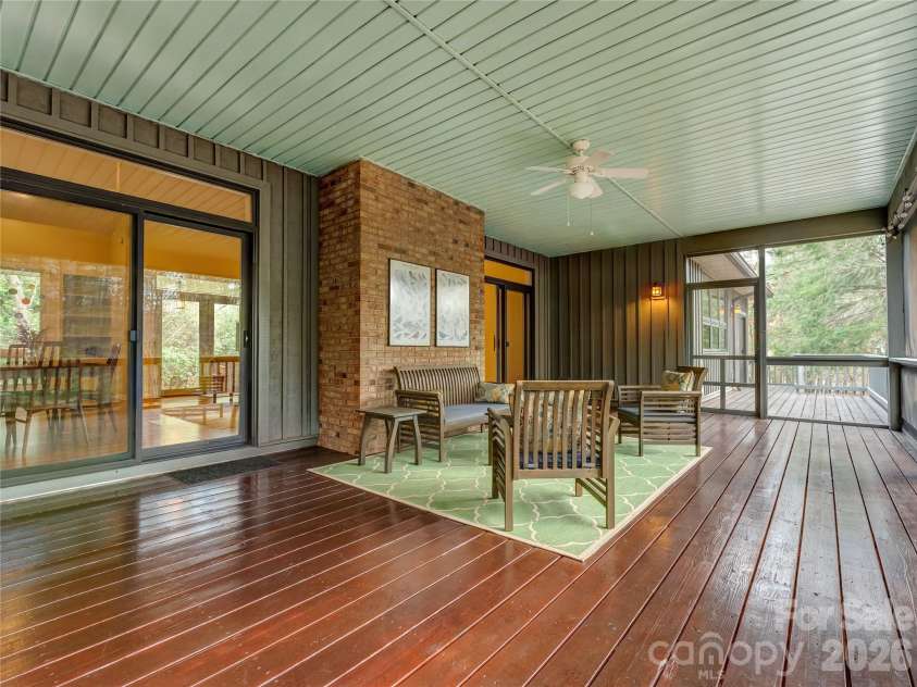 203 Heathcote Road, Hendersonville, NC 28791.  MLS# CAR4350178, YatesRealty ID 2916. 