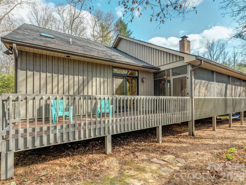 203 Heathcote Road, Hendersonville, NC 28791.  MLS# CAR4350178, YatesRealty ID 2916. 