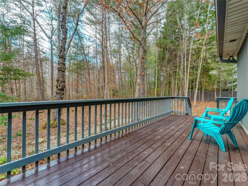 203 Heathcote Road, Hendersonville, NC 28791.  MLS# CAR4350178, YatesRealty ID 2916. 