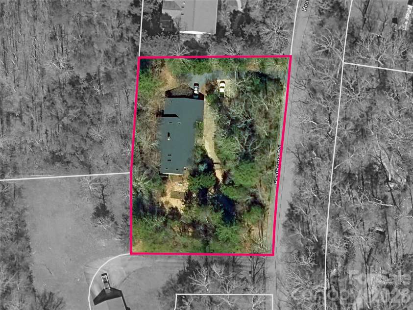 203 Heathcote Road, Hendersonville, NC 28791.  MLS# CAR4350178, YatesRealty ID 2916. 