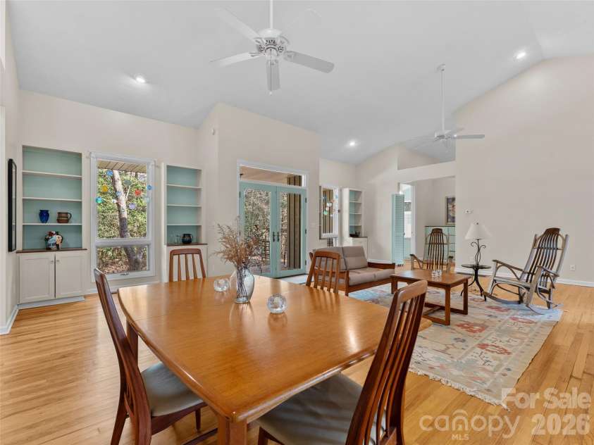 203 Heathcote Road, Hendersonville, NC 28791.  MLS# CAR4350178, YatesRealty ID 2916. Dining Area