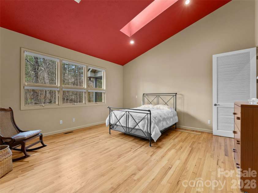 203 Heathcote Road, Hendersonville, NC 28791.  MLS# CAR4350178, YatesRealty ID 2916. Primary Suite