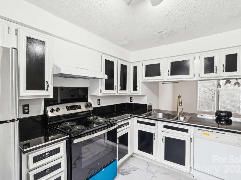 7344 Pebblestone Drive, Charlotte, NC 28212.  MLS# CAR4223147, YatesRealty ID 2916. 